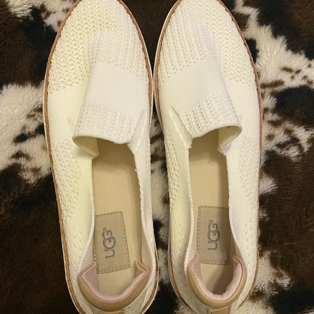 UGG Women's White and Tan Sammy Slip-On Shoes